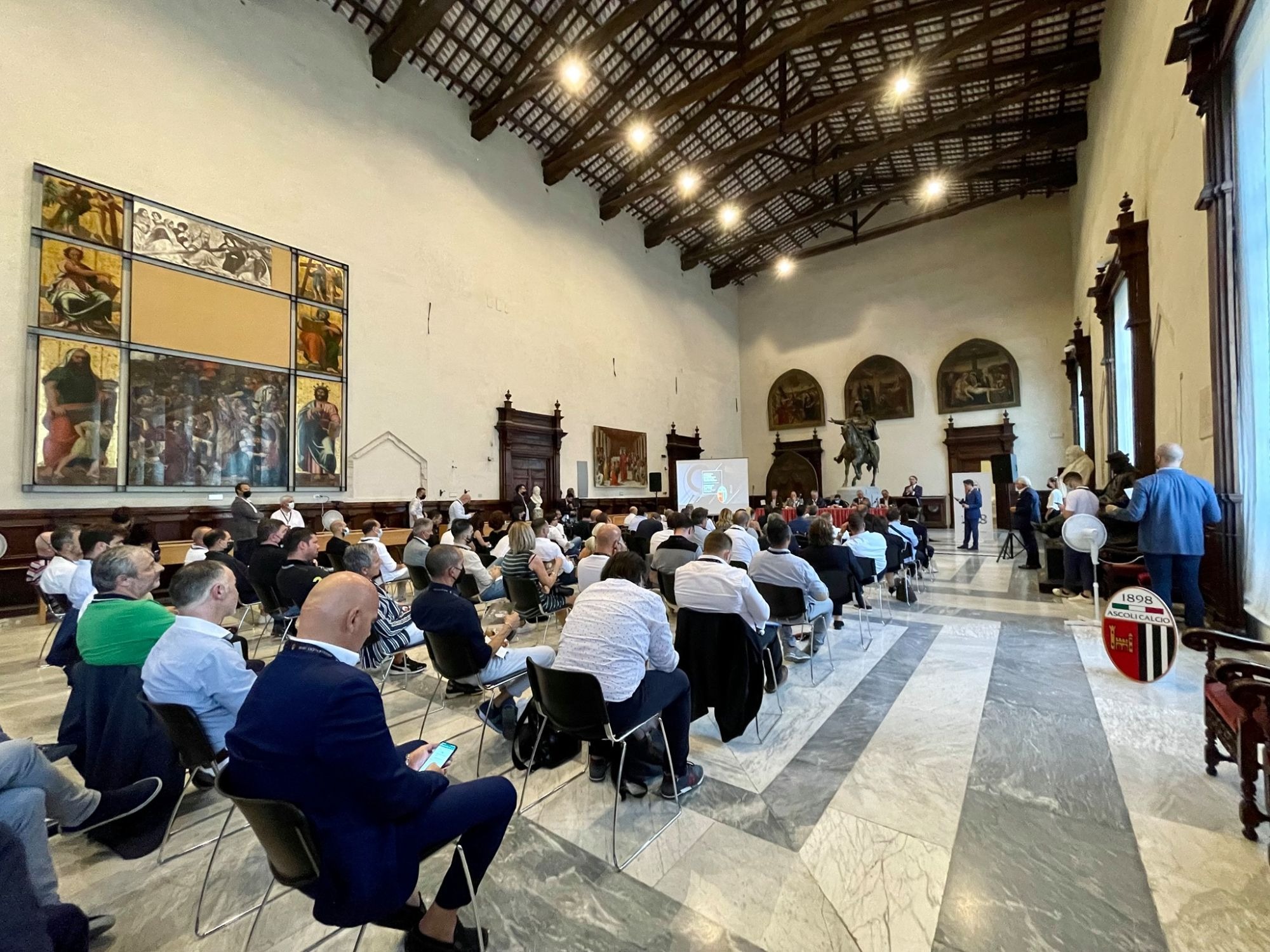 Presentati in Pinacoteca il piano commerciale e le nuove maglie per la Stagione 2021-2022